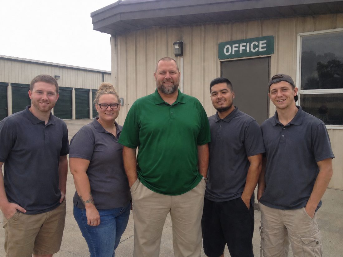 Pest control professionals in Davenport, IA